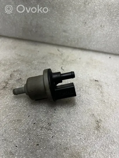 Audi A3 S3 8P Valve vacuum 058133517B