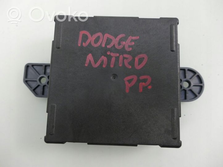Dodge Nitro Unité de commande module de porte 05026516AA