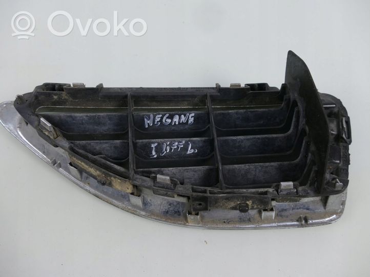 Renault Megane I Grille de calandre avant 7700428963