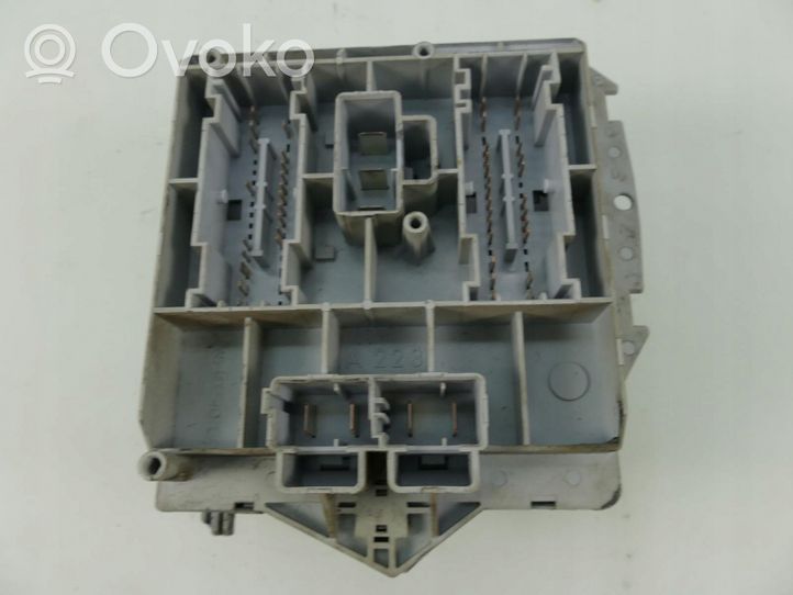 Fiat Punto (176) Module de fusibles 46835589