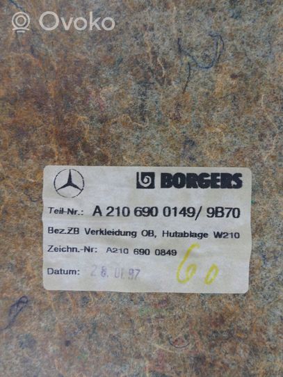 Mercedes-Benz E W210 Grilles/couvercle de haut-parleur arrière A2106900149