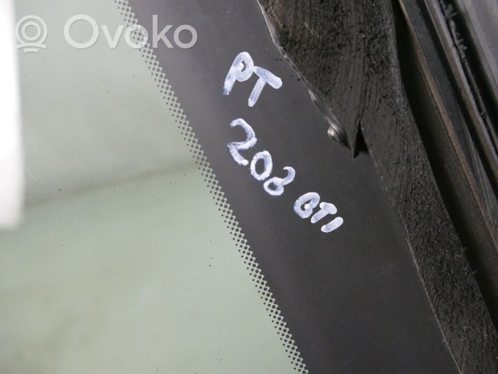 Peugeot 208 Rear side window/glass 