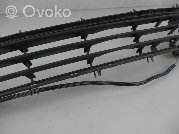 Chevrolet Corsa Grille inférieure de pare-chocs avant 09116132