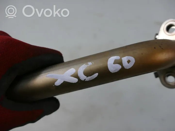 Volvo XC60 Linea/tubo flessibile della valvola EGR 