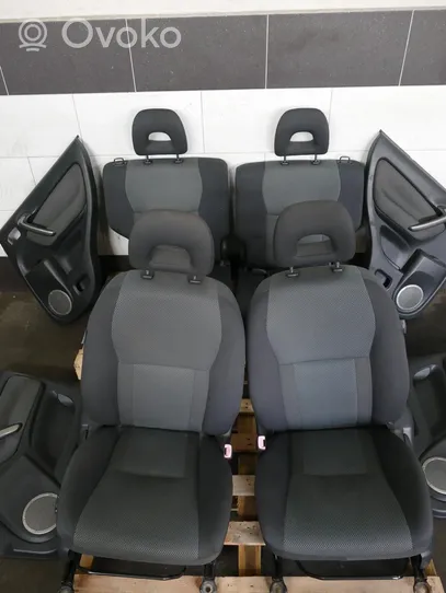 Toyota RAV 4 (XA20) Fotele / Kanapa / Boczki / Komplet 