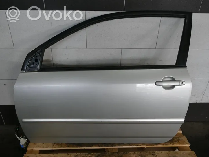 Toyota Corolla E120 E130 Priekinės durys (dvidurio) 