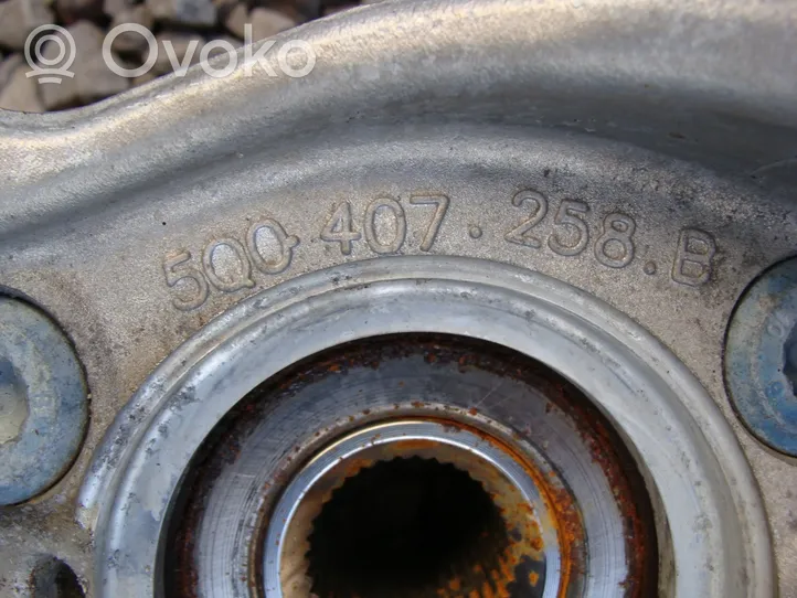 Volkswagen Tiguan Fusée d'essieu de moyeu de la roue avant 5Q0407258B