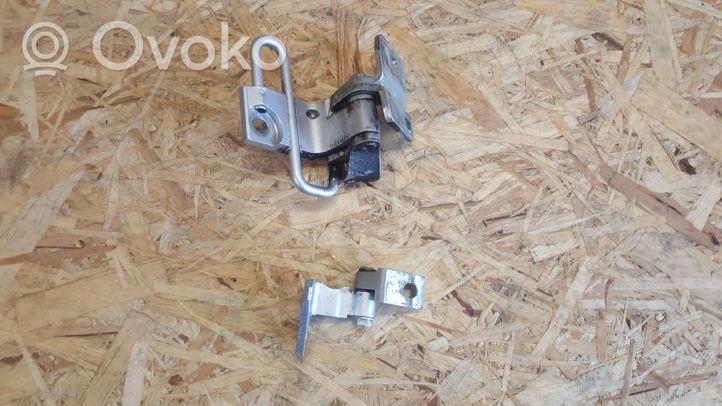 Volkswagen PASSAT B6 Kit de charnières de porte arrière 3C4833401