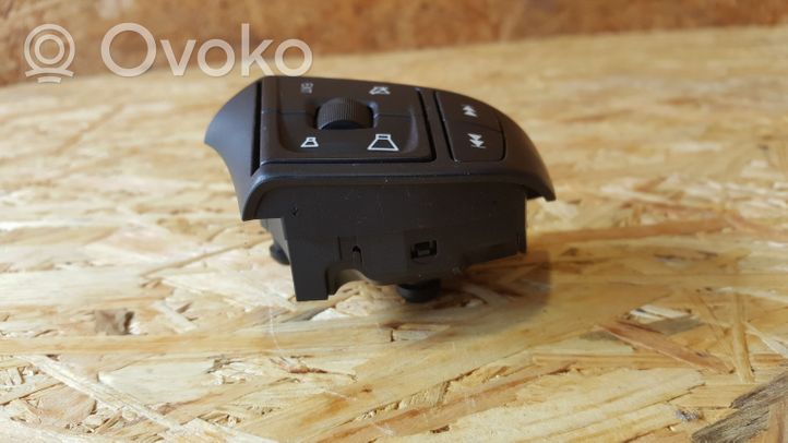 Volvo V40 Boutons / interrupteurs volant 31334462