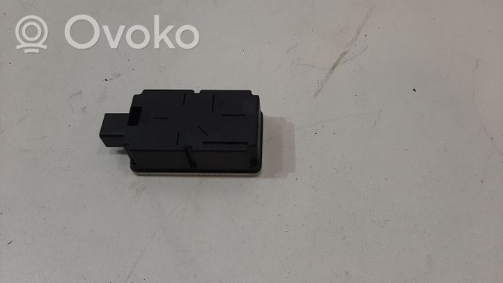 Volvo V40 Oven keskuslukituksen ohjausyksikön moduuli 31419137