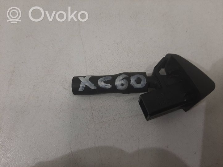 Volvo XC60 Dysza spryskiwacza szyby przedniej / czołowej 
