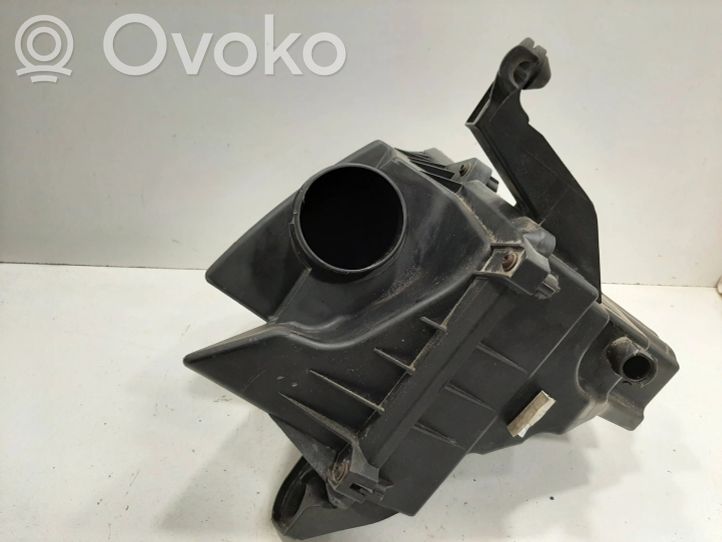 3M519600 Ford Focus Air filter box, 9.90 € RRR