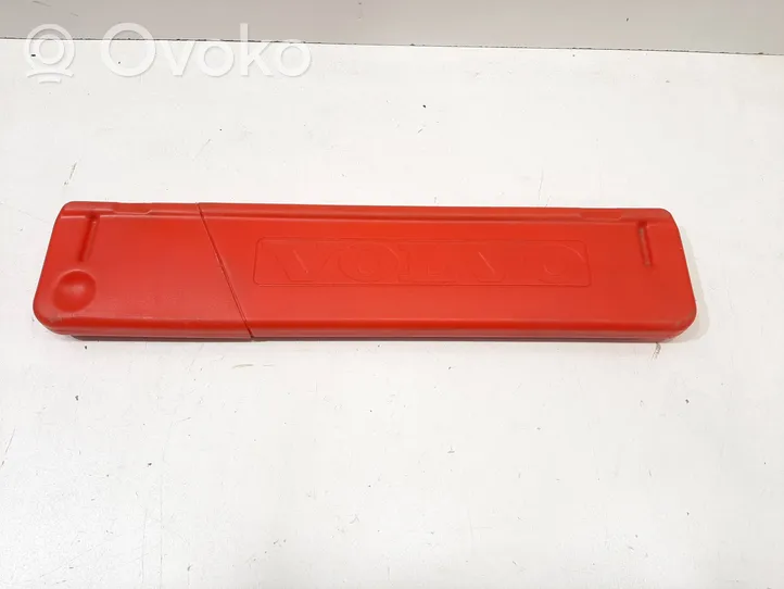 Volvo V70 Triangle d'avertissement 27R0303011