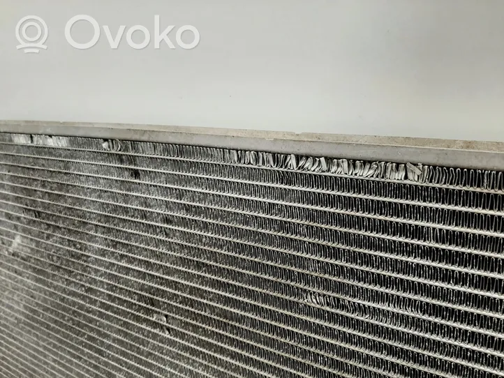 Volvo V70 Jäähdyttimen lauhdutin 30792470