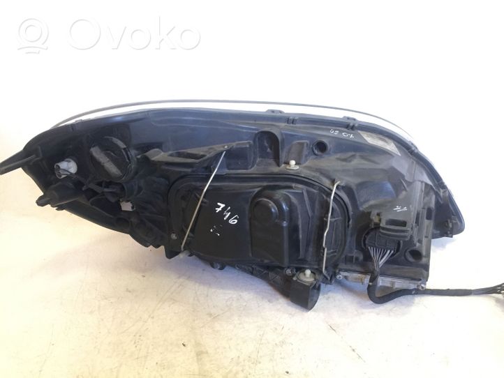 Volvo XC60 Lampa przednia 307633137