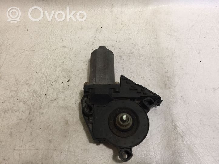 Audi A4 S4 B6 8E 8H Motorino alzacristalli della portiera anteriore 102237