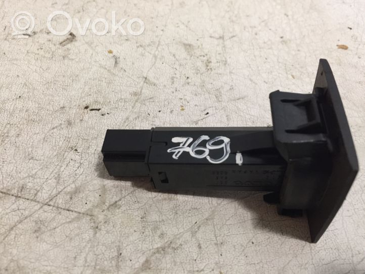 Volvo V70 Botón interruptor de luz de peligro 30710106