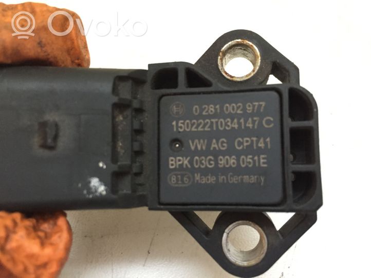 Volkswagen Tiguan Oro slėgio daviklis 028002977