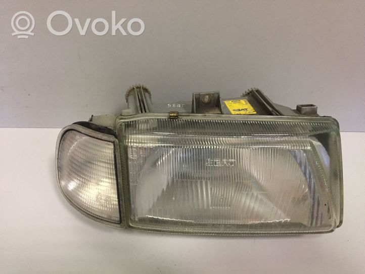 Seat Cordoba (6K) Lampa przednia 13052352210