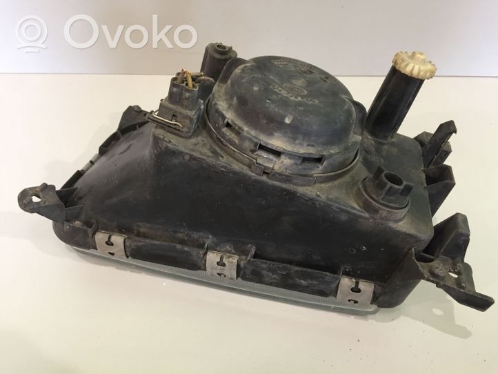 Volkswagen PASSAT B3 Lampa przednia 13348000