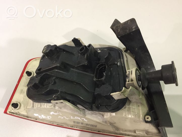 Audi A4 S4 B7 8E 8H Lampa tylna 965084