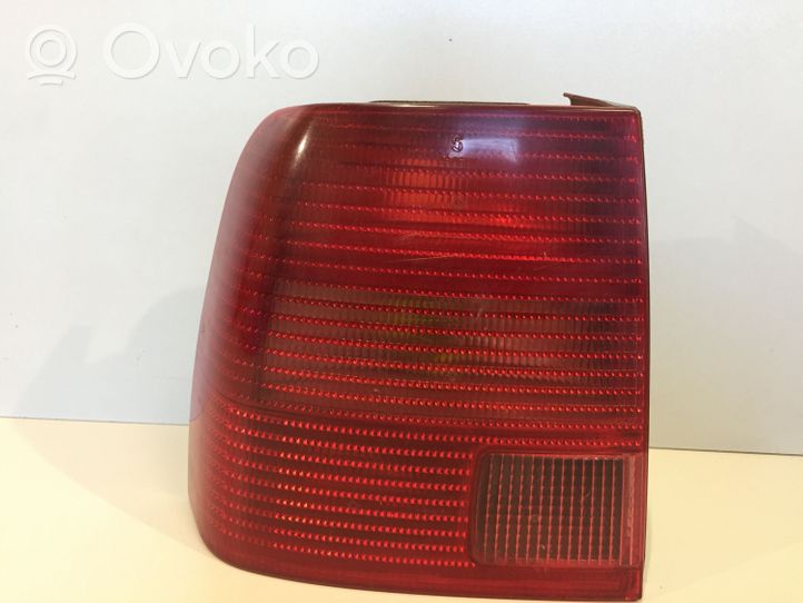 Volkswagen PASSAT B5 Lampa tylna 3B5945111E