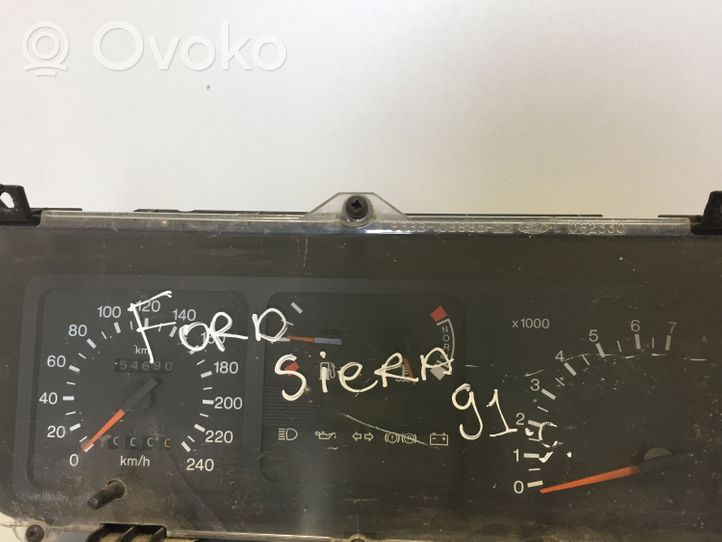 Ford Sierra Velocímetro (tablero de instrumentos) 88BB10C956AA
