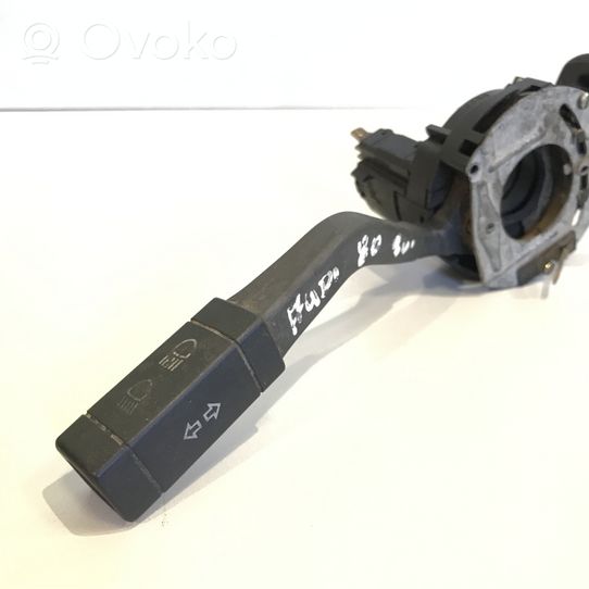 Audi 80 90 B2 Leva/interruttore dell’indicatore di direzione e tergicristallo 81195353C