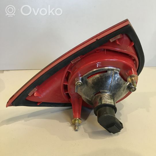 Volkswagen Golf V Lampy tylnej klapy bagażnika 1K6945093F