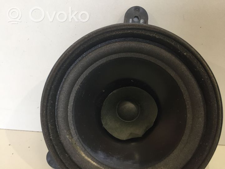 Subaru Outback Enceinte de porte arrière 86301AJ020