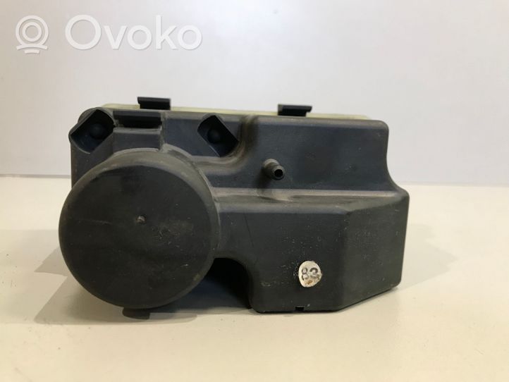 Mercedes-Benz 190 W201 Vakuumpumpe Unterdruckpumpe Zentralverriegelung 0008001148