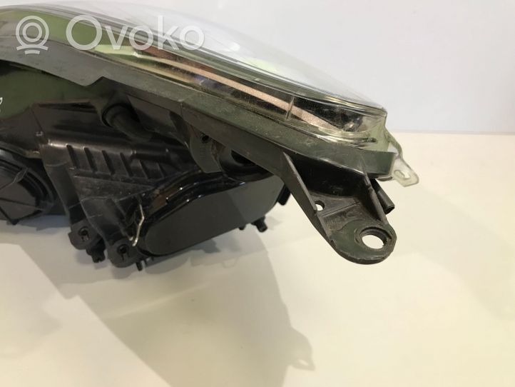 Opel Corsa D Lampa przednia 