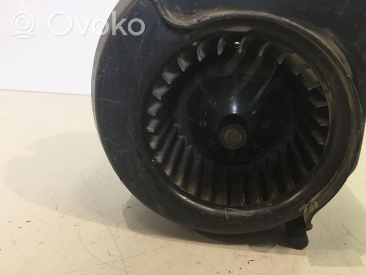 Volkswagen PASSAT B2 Mazā radiatora ventilators 251819015