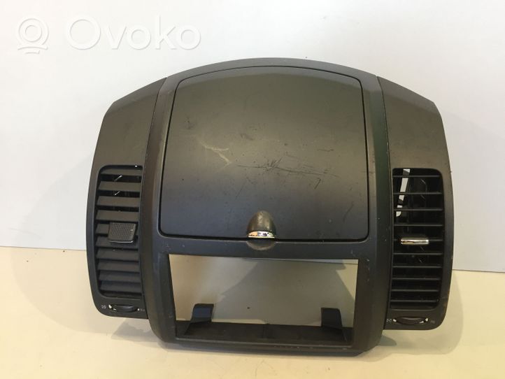 Nissan Note (E11) Griglia di ventilazione centrale cruscotto 682609U06B