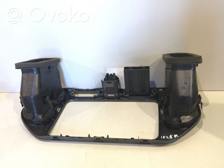 Volkswagen Tiguan Radion/GPS-laitteen pääyksikön kehys 5M0858069N