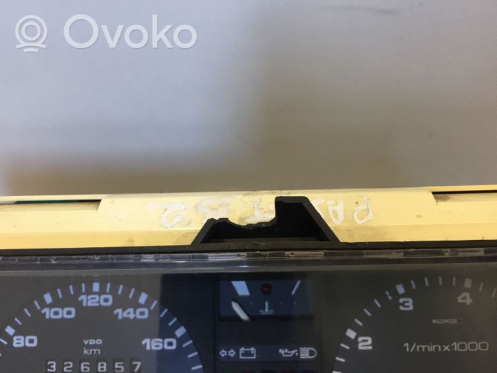 Volkswagen PASSAT B2 Speedometer (instrument cluster) 321919033PN