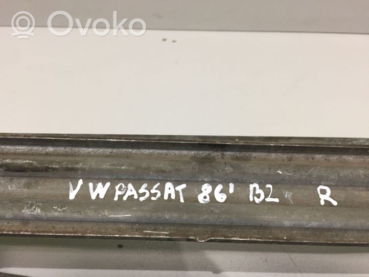 Volkswagen PASSAT B2 Etupyyhkimen vivusto ja moottori 321955605A