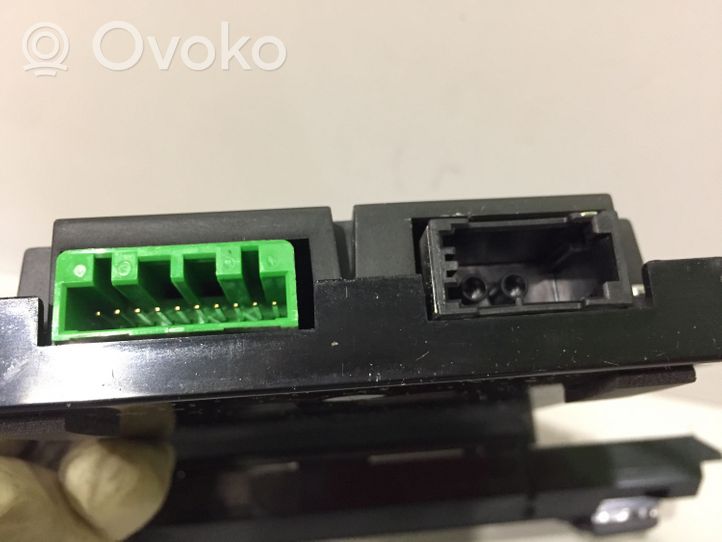 Volvo V70 Bildschirm / Display / Anzeige 31328828