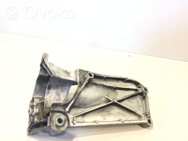 Volvo XC60 Supporto di montaggio scatola del cambio 31370633