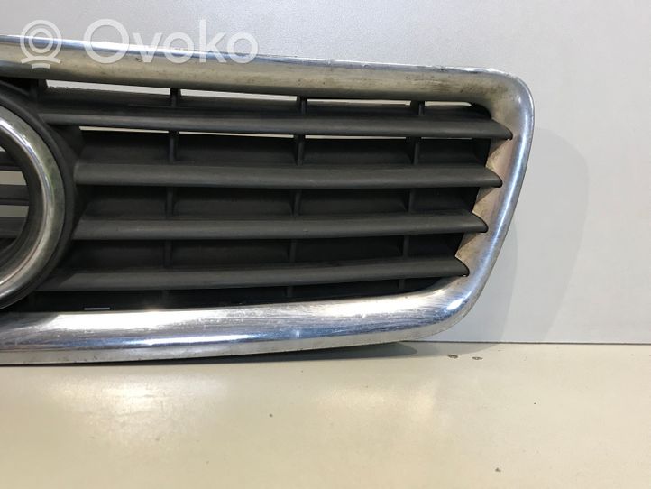 Audi A4 S4 B5 8D Kühlergrill 8D0853651R