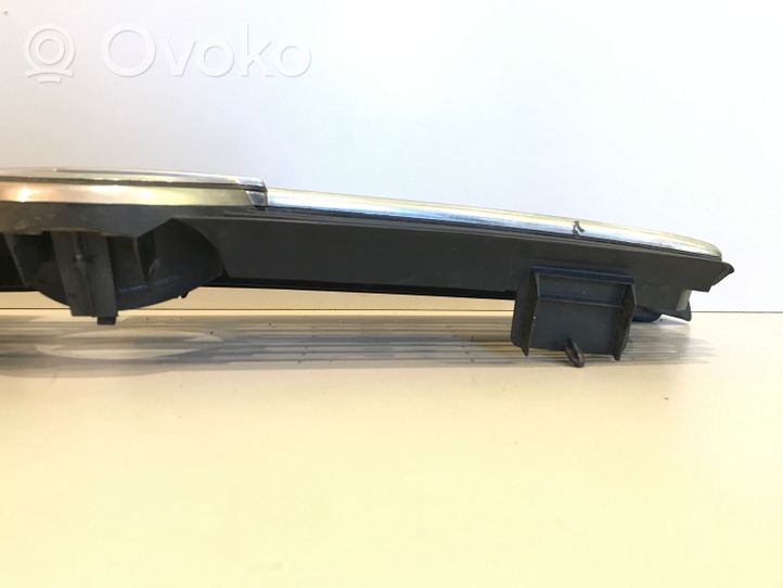 Opel Omega B1 Front grill 90491397