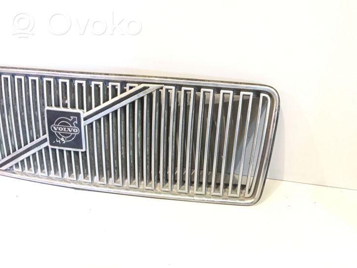 Volvo 850 Grotelės priekinės 
