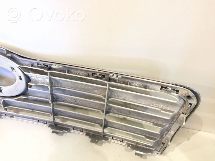 Toyota Avensis T250 Maskownica / Grill / Atrapa górna chłodnicy 531140D060