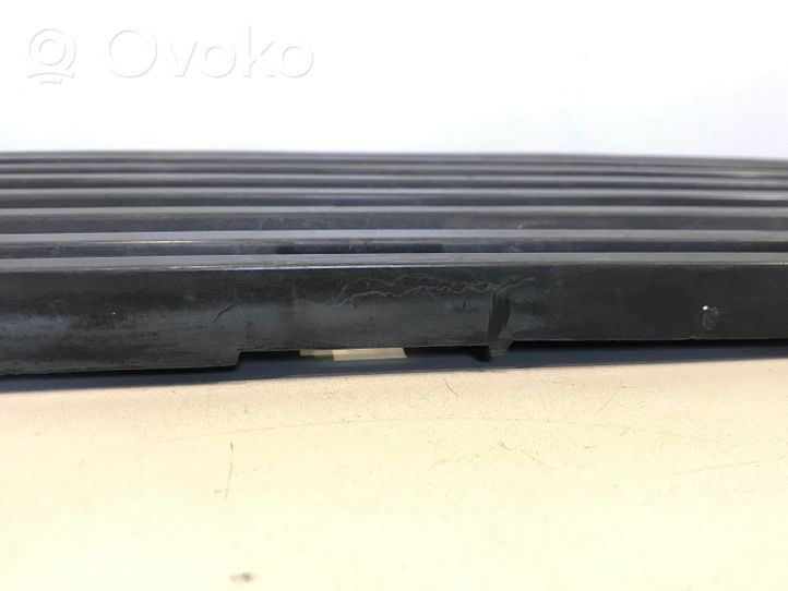 Volkswagen I LT Atrapa chłodnicy / Grill 281853653E