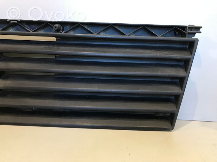 Mercedes-Benz 100 W631 Maskownica / Grill / Atrapa górna chłodnicy 6317510218