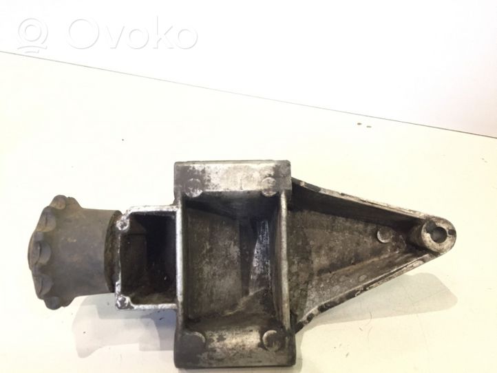 Audi 200 Supporto di montaggio del motore (usato) 035903143K