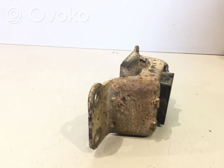 BMW 5 E34 Supporto di montaggio del motore 1133555