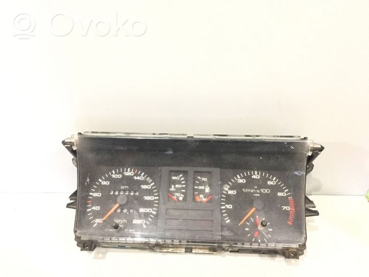 Audi Coupe Tachimetro (quadro strumenti) 81117434