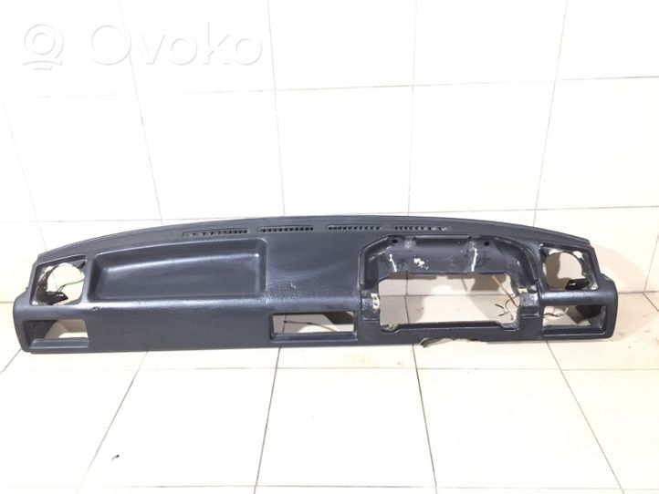 Audi Coupe Panelė 811857069