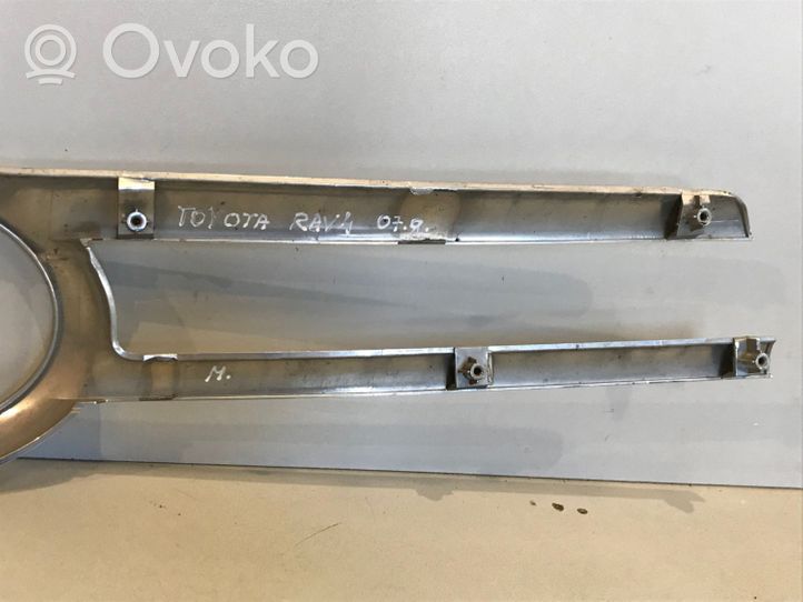 Toyota RAV 4 (XA30) Maskownica / Grill / Atrapa górna chłodnicy 7531742010